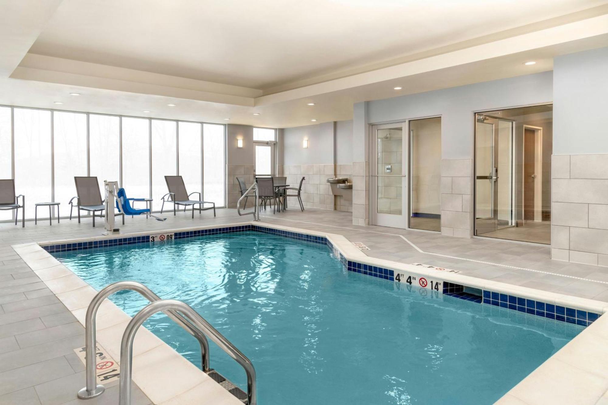 Fairfield By Marriott Inn & Suites Detroit Тейлър Екстериор снимка