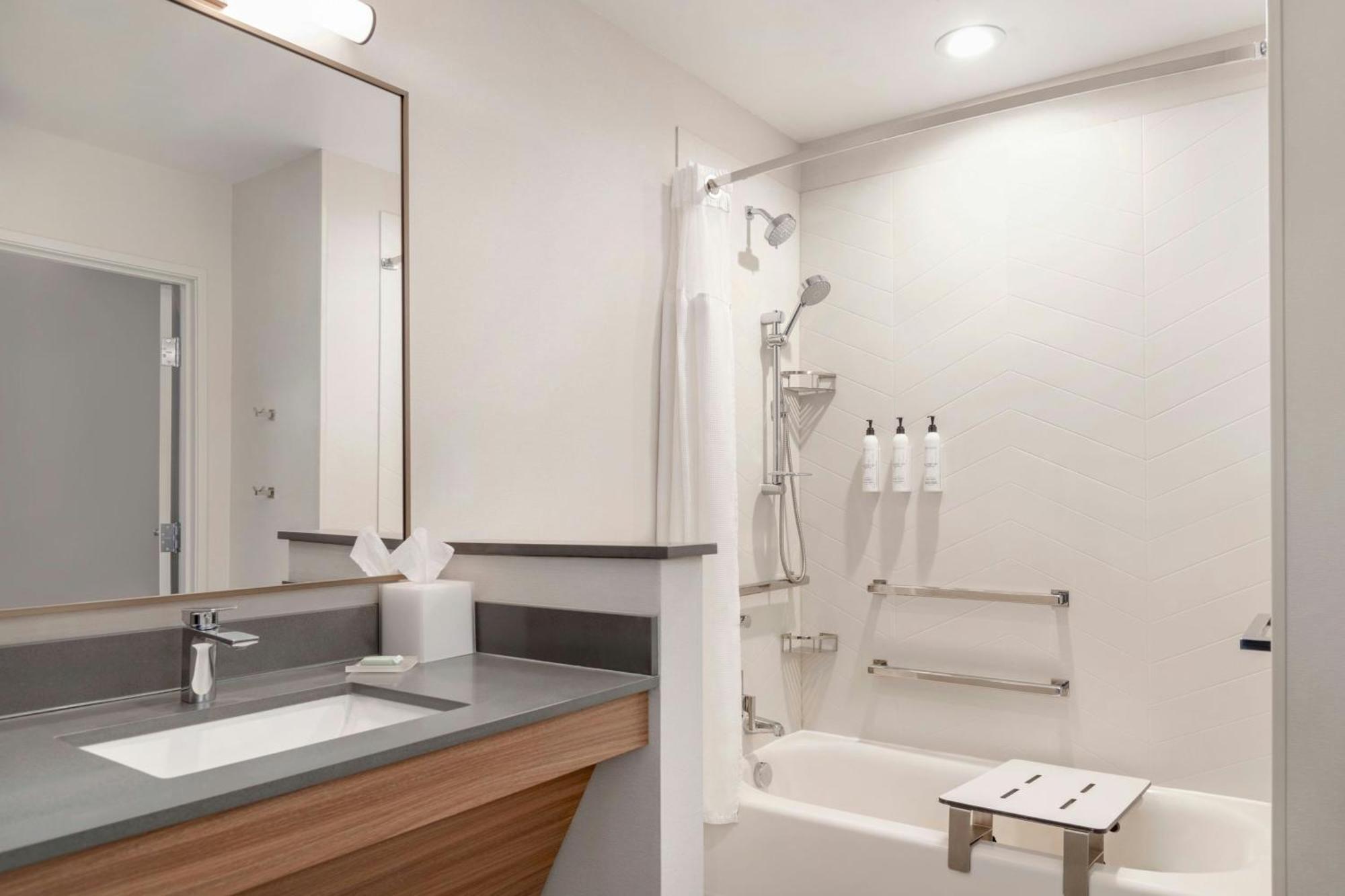 Fairfield By Marriott Inn & Suites Detroit Тейлър Екстериор снимка