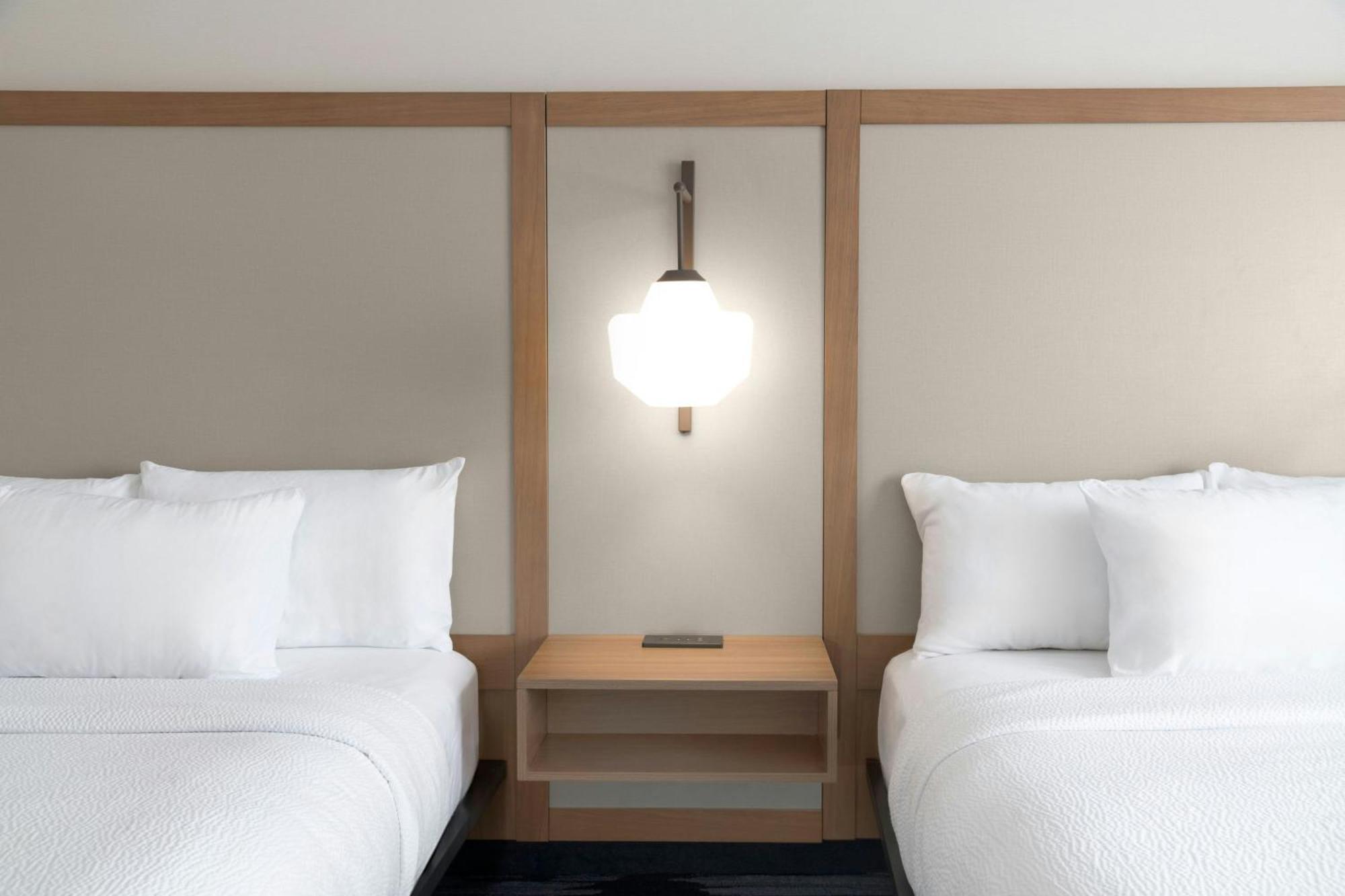 Fairfield By Marriott Inn & Suites Detroit Тейлър Екстериор снимка