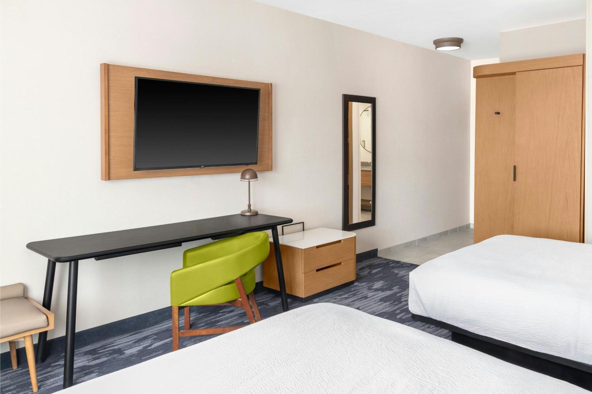 Fairfield By Marriott Inn & Suites Detroit Тейлър Екстериор снимка